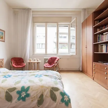 Central 2bedrooms Apt Near Bus/railway Station