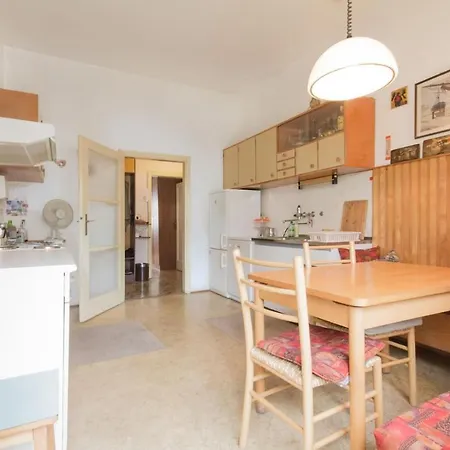 Central 2bedrooms Apt Near Bus/railway Station Apartmán Lublaň